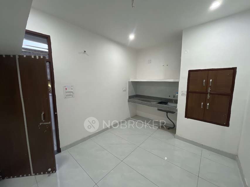 1 RK Flat for Rent  In Udyog Vihar,