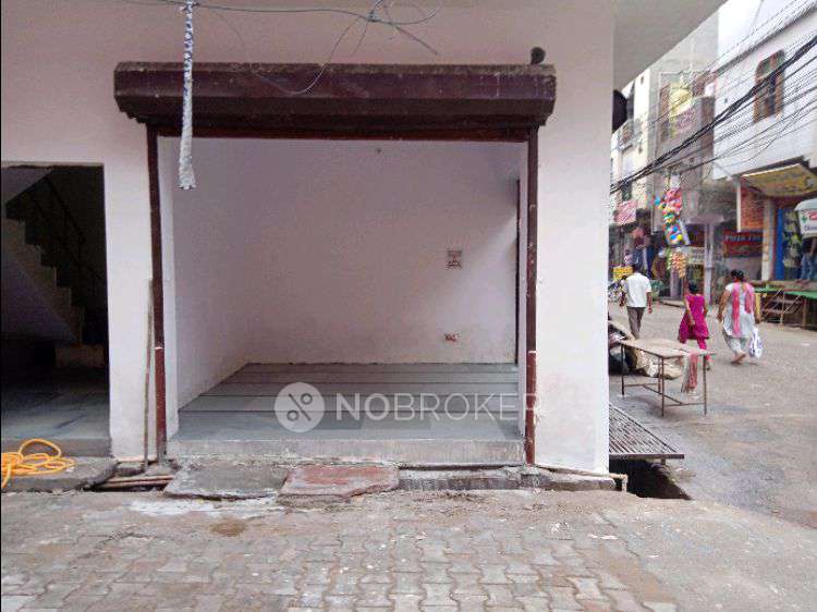Shop in J87v+89c, Mayur Vihar Phase3 Main Rd, Shital Vihar, Khora Colony, Sector 62, Noida, Uttar Pradesh 201020, India, Ghaziabad for Rent