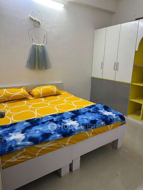 Shared Room for Female In 4+ BHK In Viman Nagar