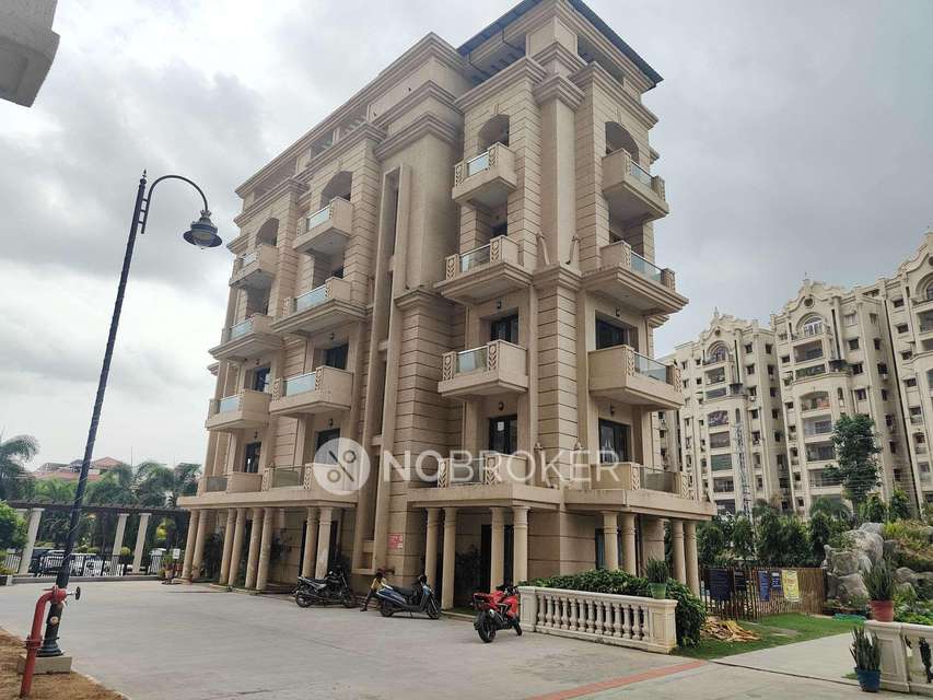 3 BHK Flat In Aditya Empress Towers For Sale  In Shaikpet
