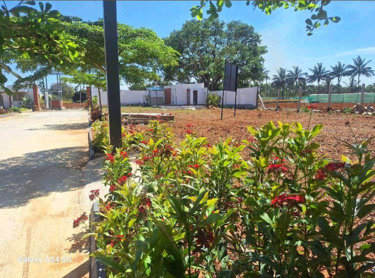 Plot For Sale  In Kns Bhavathi Silver Woods In Geratiganabele Village