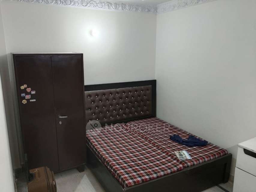 2 BHK Flat for Rent  In  Rajouri Garden, 