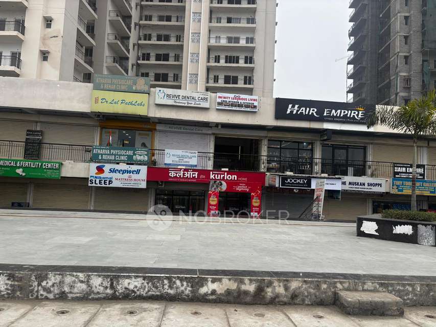 Shop in Antriksh Golf City, Noida for sale 