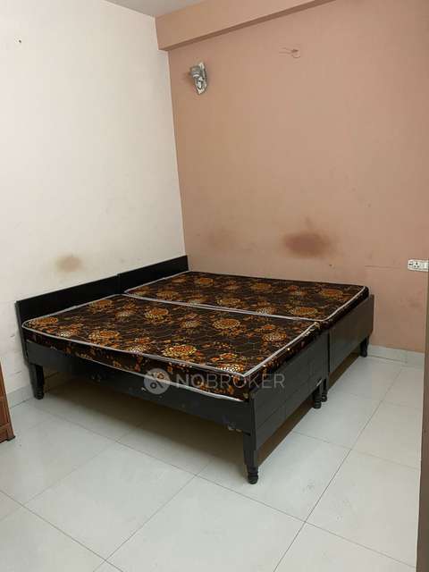 2 BHK Flat In Akh Royal Apartment, Sector 68 for Rent  In Sector 68
