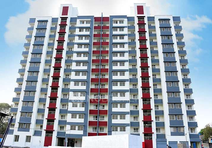 Shared Room for Male In 1 BHK  In Parivartan Society In Dandekar Pool, 