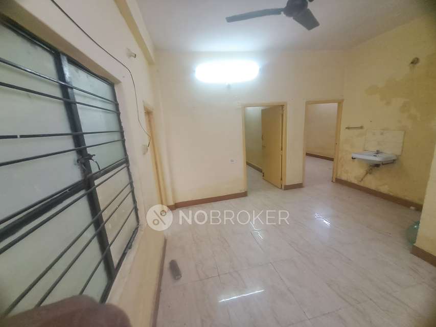 2 BHK Flat In Airlines Tower For Sale  In Sindhi Colony, 