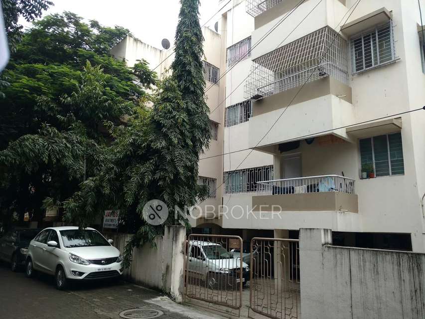 Single Room for Female In 3 BHK  In  Aundh