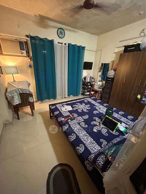 Single Room for Female In 2 BHK  In Andheri (w)