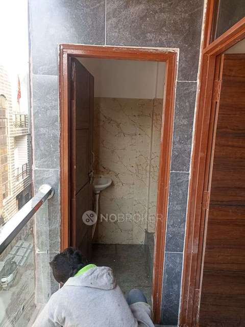 1 BHK House For Sale  In B1411, Block G, Block-b1, Sanjay Enclave, New Delhi, Delhi, 110059, India
