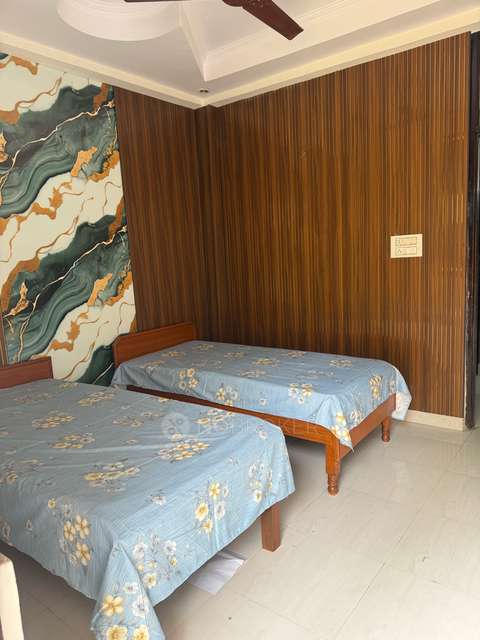PG for Boys in Shakti Khand Iii, Indirapuram