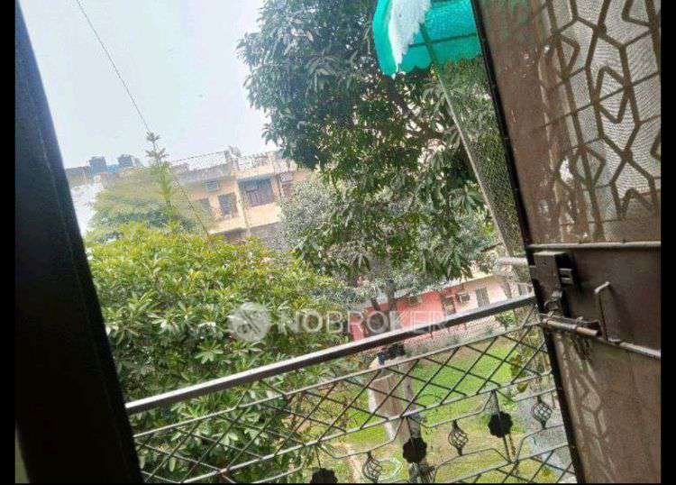 2 BHK Flat In Gh5&7 For Sale  In Meera Bagh, Paschim Vihar