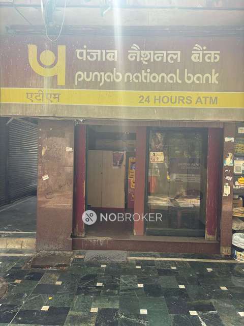 Shop in Mukherjee Nagar, Delhi for Rent 