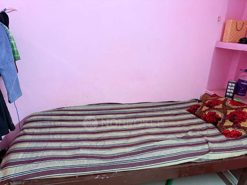 1 RK Flat In Sb for Rent  In Chirag Dilli