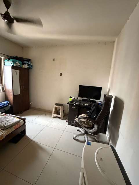 Single Room for Male In 3 BHK  In Paranjape Blue Ridge In Blue Ridge Tower-19