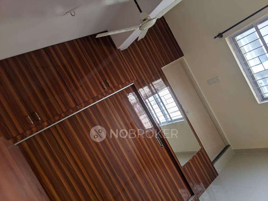 Single Room for Male In 2 BHK  In Opp Kiran Dreamz In Bommanahalli