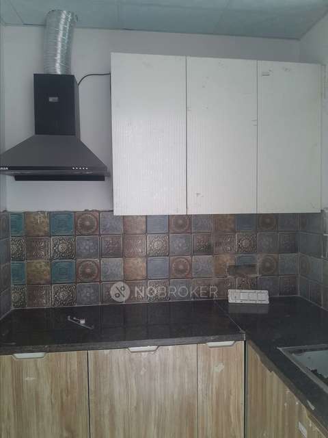 1 BHK Flat for Rent  In Sector 42