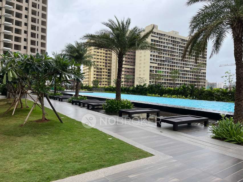 2 BHK Flat In Auris Serenity For Sale  In Malad West