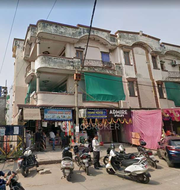 Shared Room for Male In 3 BHK  In Krishna Medicos In West Patel Nagar