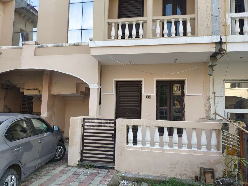 3 BHK Villa In Amrapali Leisure Valley for Rent  In Techzone 4