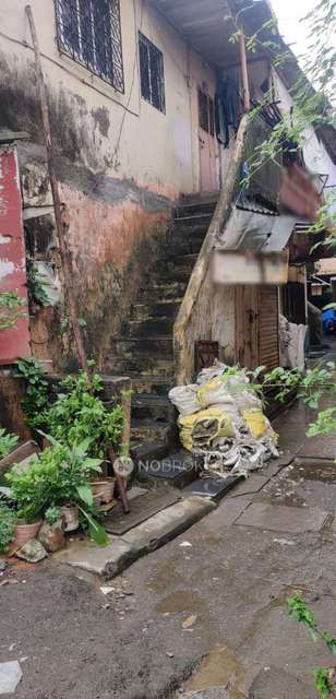 1 RK Flat For Sale  In  Malad West,