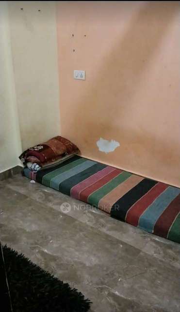 Single Room for Male In 1 BHK  In Nagabai Niwas In 4rr3+mc5, Goma Galli, Patil Galli, Versova, Andheri West, Mumbai, Maharashtra 400061, India