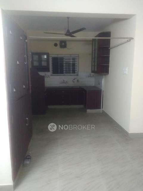 2 BHK Flat In Aiswariya Apartment For Sale  In Pallikaranai, 