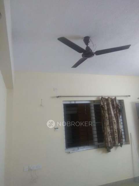 2 BHK Flat In Aiswariya Apartment For Sale  In Pallikaranai, 