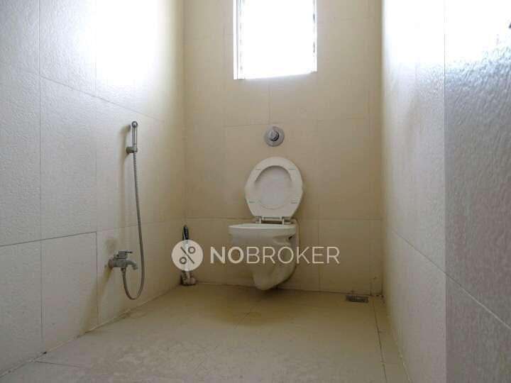 2 BHK Flat In Krishnaknuj Society For Sale  In Kondhwa Budruk