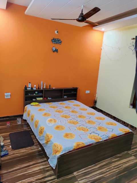 Single Room for Male In 3 BHK  In Sector 23