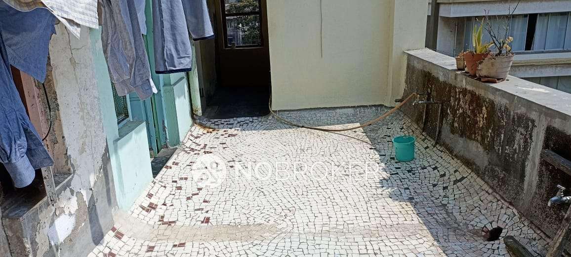 1 RK Flat In Batatawala Mansion For Sale  In Lal Bag