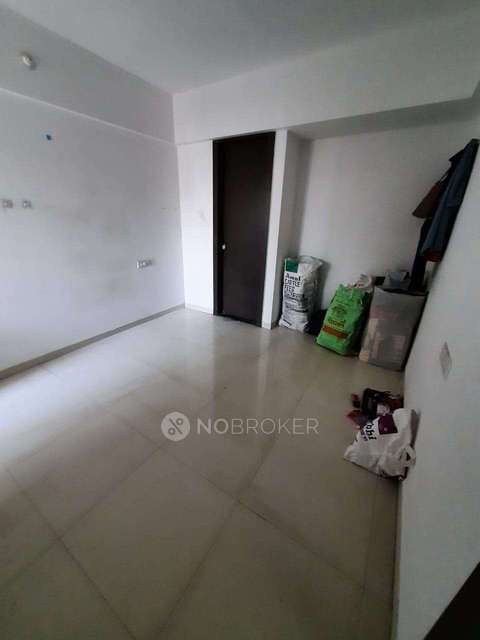 2 BHK Flat In Majestique Nest Apartments for Rent  In Fursungi