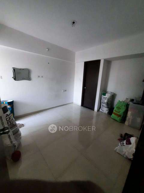 2 BHK Flat In Majestique Nest Apartments for Rent  In Fursungi