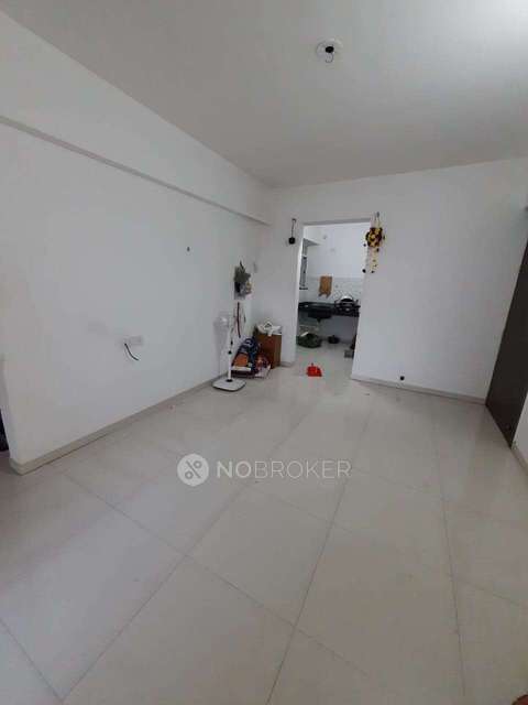 2 BHK Flat In Majestique Nest Apartments for Rent  In Fursungi