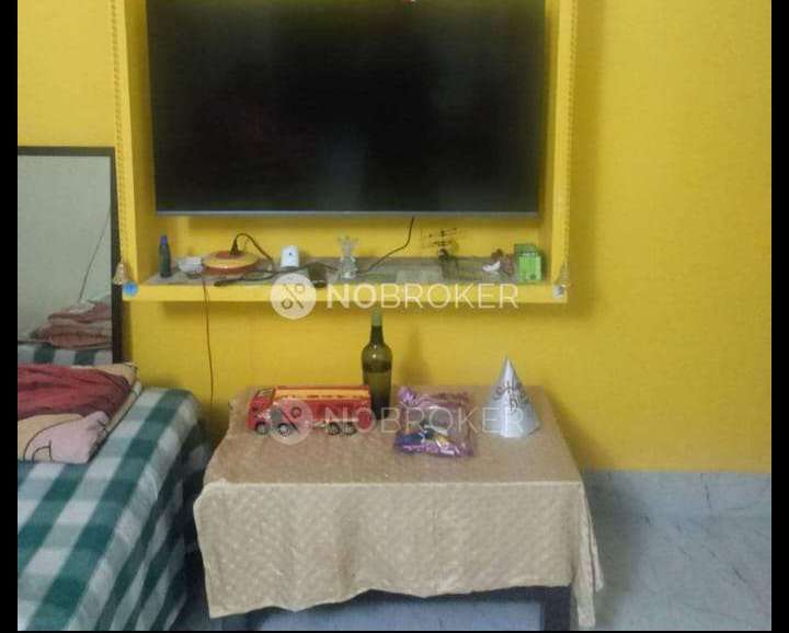 Shared Room for Female In 2 BHK  In Benson Town
