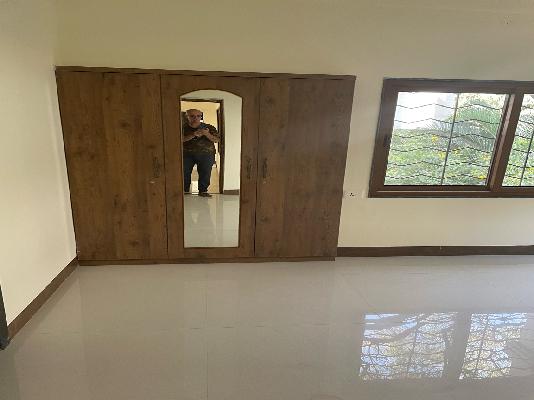 3 BHK Flat In Khodadad Mansion for Rent  In Camp