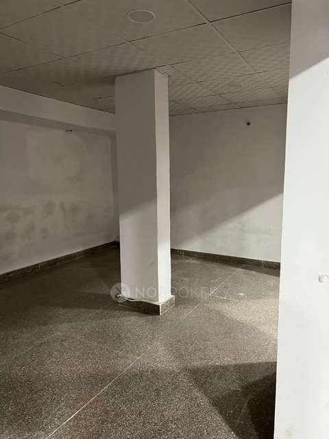 Shop in Chaukhandi, Noida for sale 