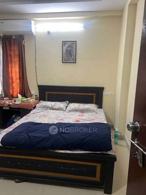 Single Room for Male In 3 BHK  In Maphar Pristine In Gachibowli