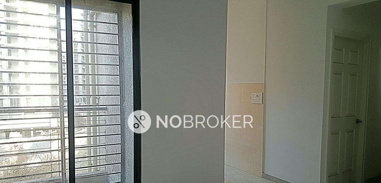 1 BHK Flat In Serene Midas Building, Mumbai For Sale  In Sec 15