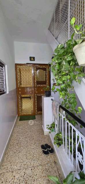 PG for Girls in South Moti Bagh