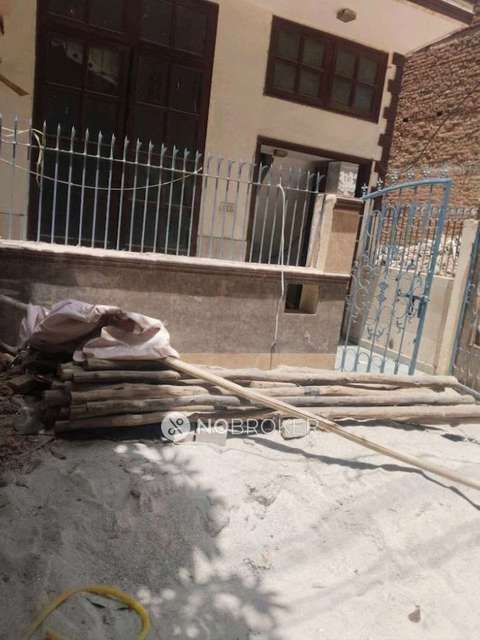 1 RK House for Rent  In Sector 57