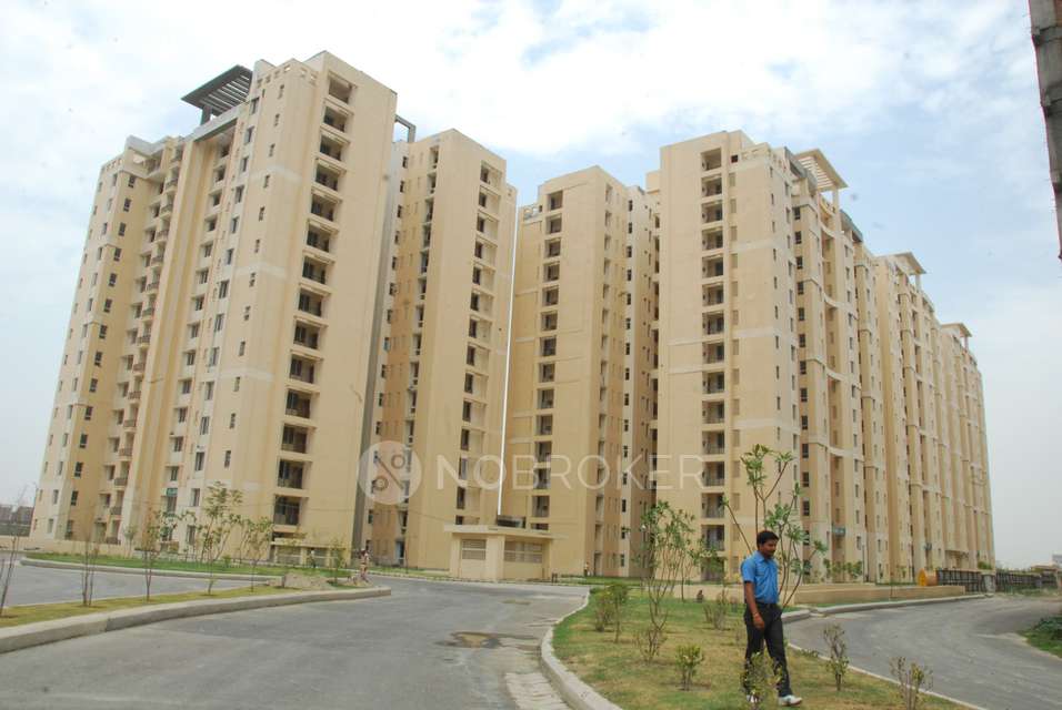 4 BHK Flat In Jp Greens Klassic Sector 134 for Rent  In Jp Greens Klassic Sector 134