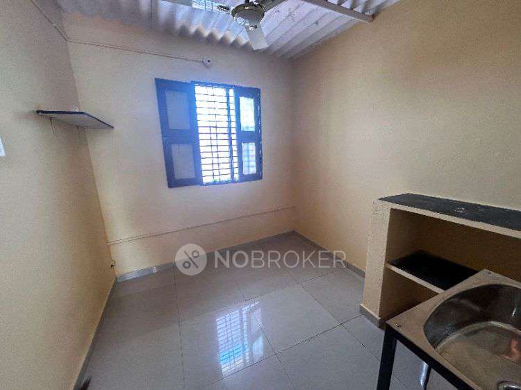 1 RK Flat In Private_room for Rent  In 907, Seethappa Layout, Chamundi Nagar, Hebbal, Bengaluru, Karnataka 560032, India