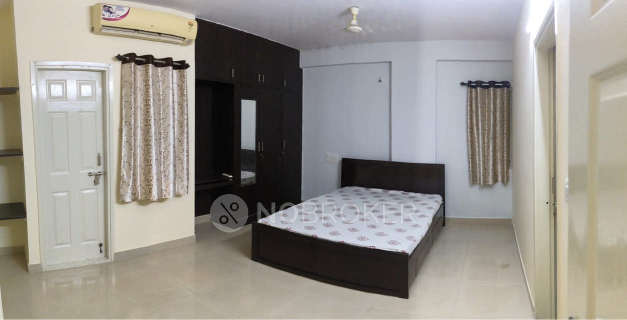 Single Room for Male In 3 BHK  In Rsun Palms In Whitefield