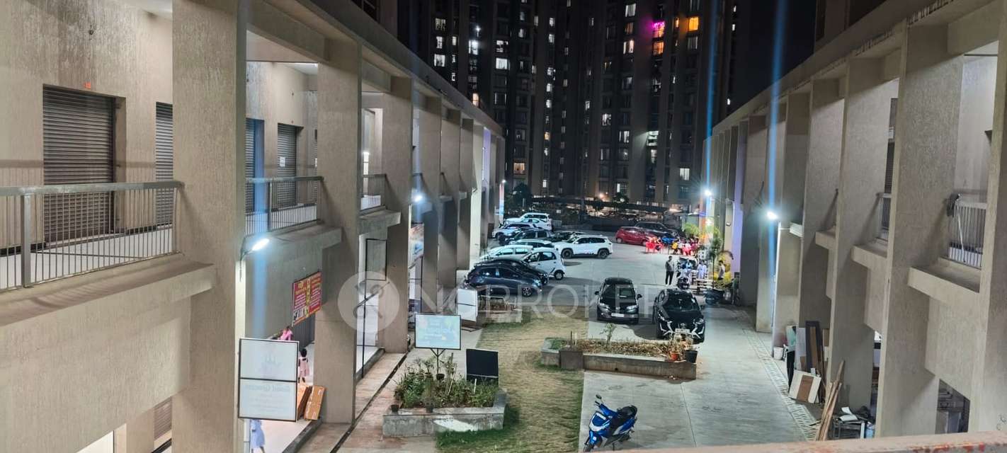 Shop in Star Town - 4, Pune for Rent 