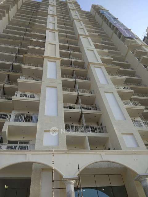 3 BHK Flat In Mahagun Mantra 1 for Rent  In Sector 10