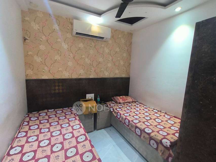 PG for Girls in Tagore Garden Extension