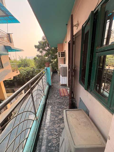 2 BHK Flat In Radhika Apartments, Dwarka Sector 14 For Sale  In Dwarka Sector 14