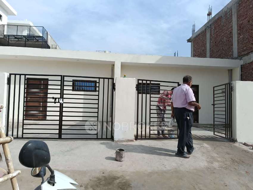 1 BHK House for Rent In Gaur Yamuna City