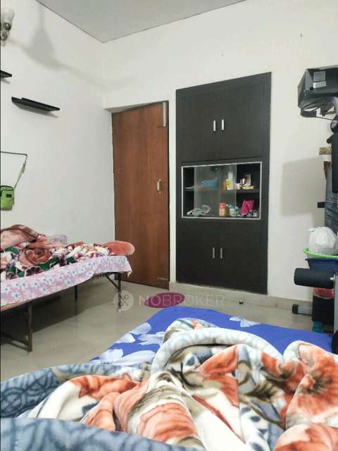 Single Room for Female In 2 BHK  In Aravali Apartments In Sector 34