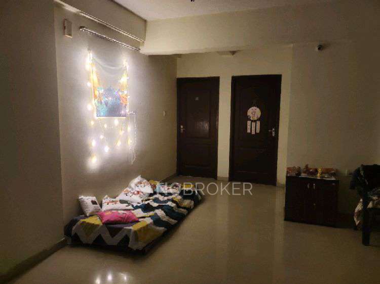 Single Room for Female In 3 BHK  In Vijay By Ten Square In Manapakkam, Chennai